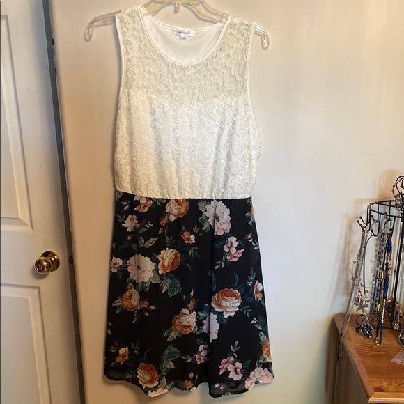 WAREHOUSE ONE DRESS - Picture 1 of 8